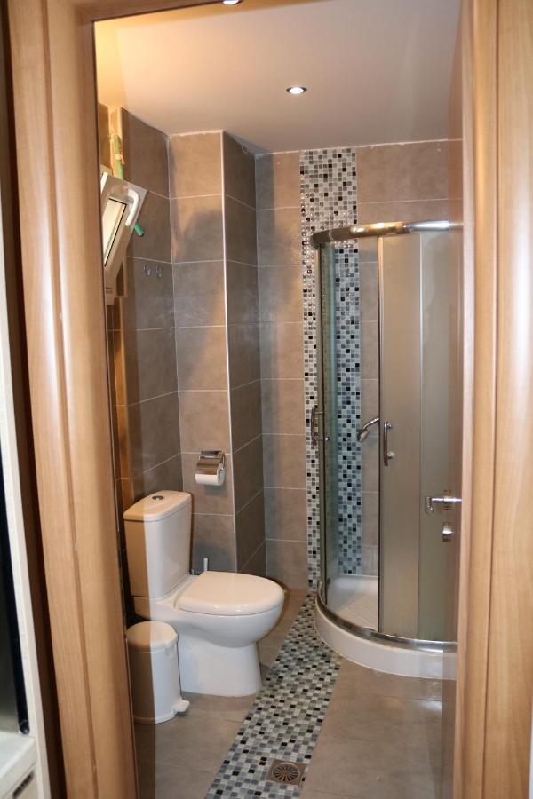 Thea Apartment *