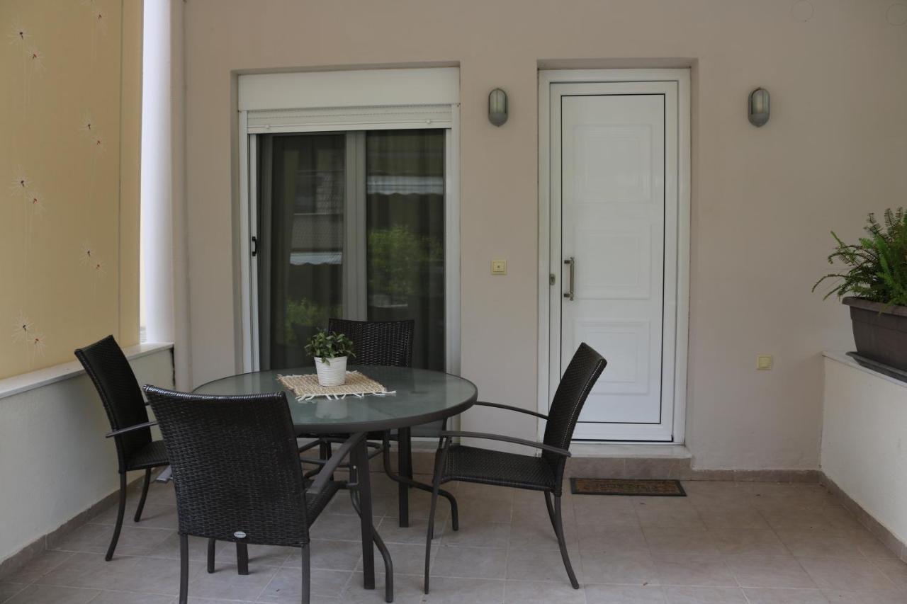 Thea Apartment