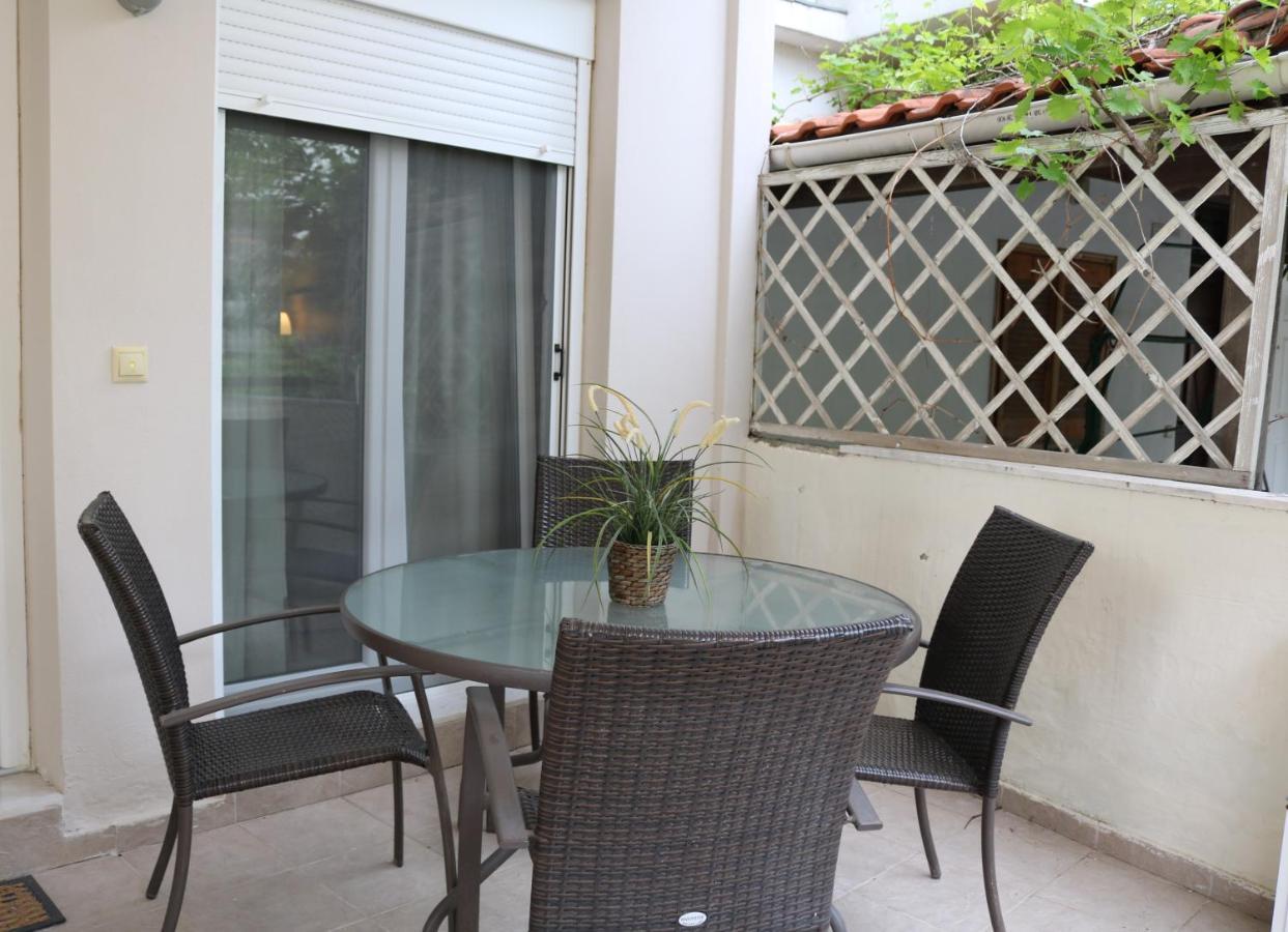 Thea Apartment Siviri